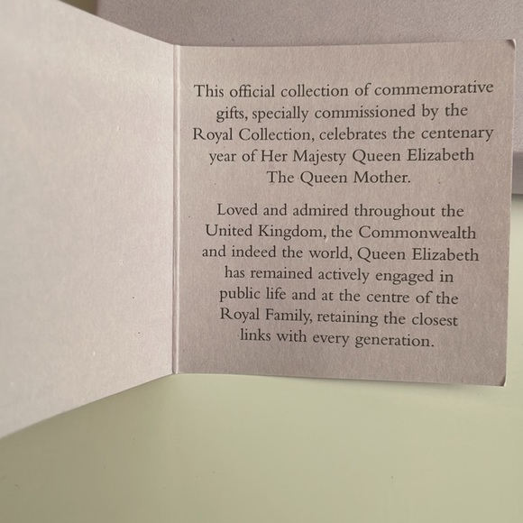 Royal Collection Commemorative Small Decorative Plate - Picture 4 of 4